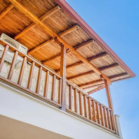 House Kalitsa فيلة كاساندريا